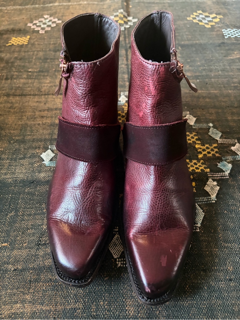 John Fluevog Debbie Short Spiral Zip Boots in Burgundy size 10